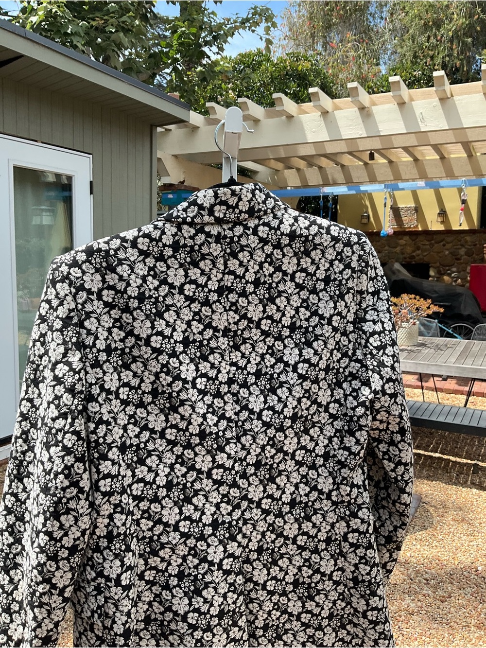 Alice + Olivia Black and White Floral Button-Down Shirt - Picture 2 of 6